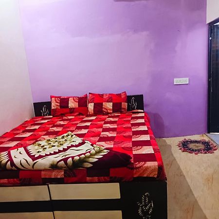 Jay Shree Radhey Home Stay Mathura Bagian luar foto