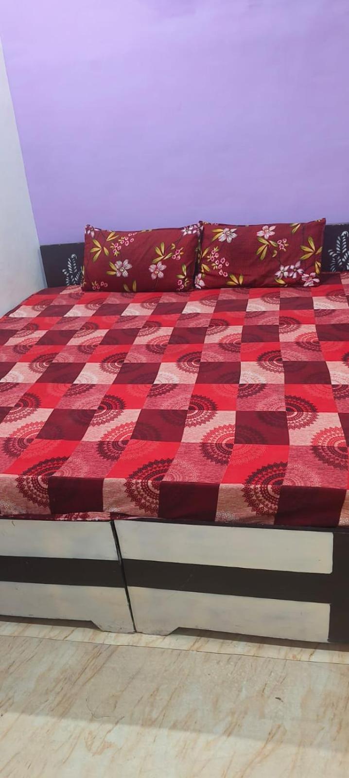 Jay Shree Radhey Home Stay Mathura Bagian luar foto
