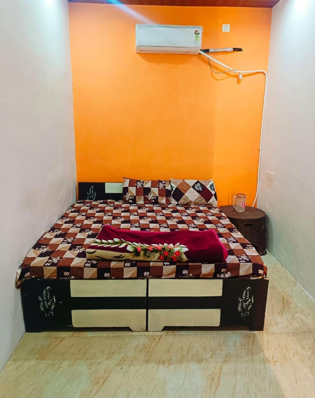 Jay Shree Radhey Home Stay Mathura Bagian luar foto