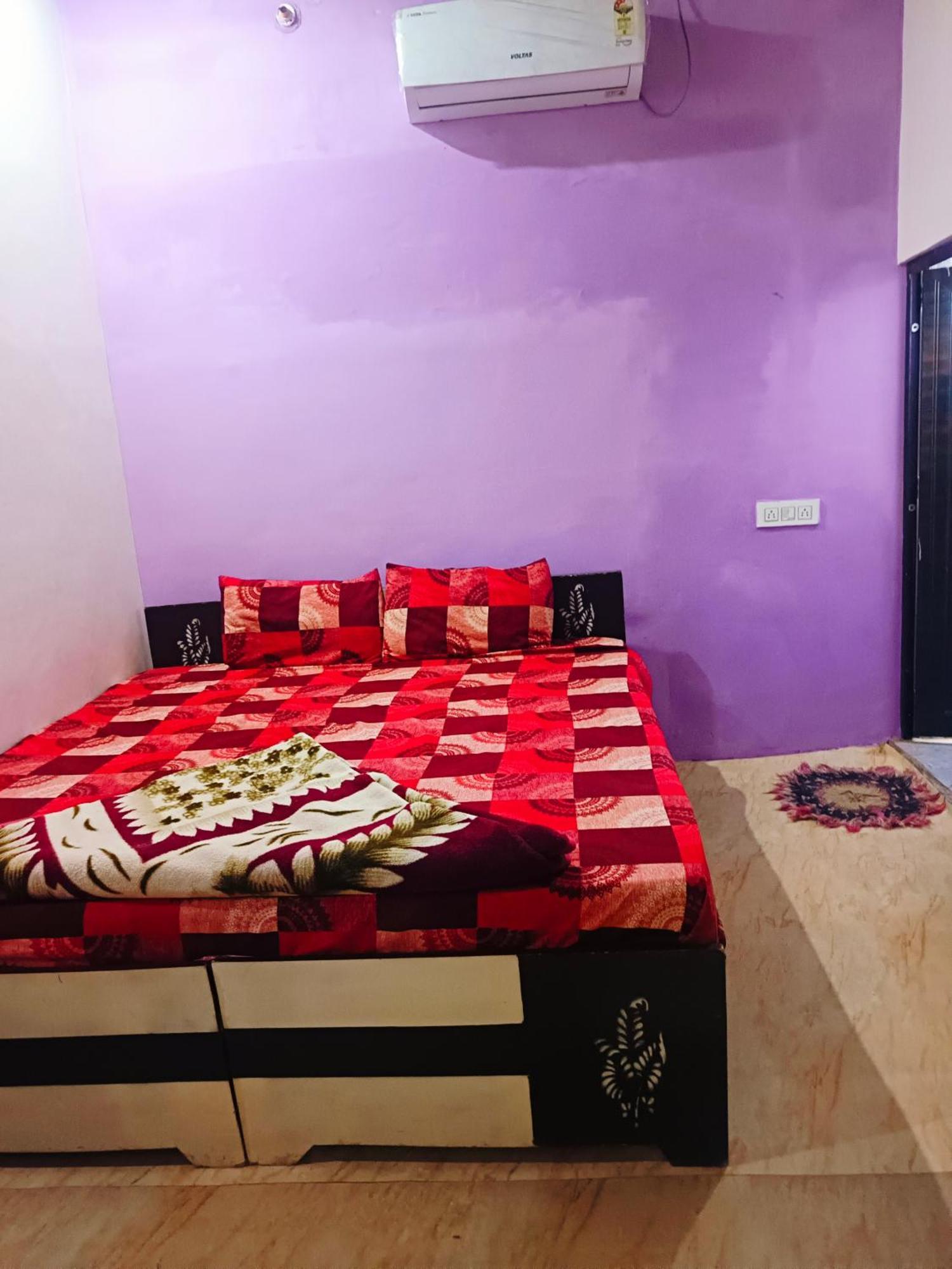 Jay Shree Radhey Home Stay Mathura Bagian luar foto