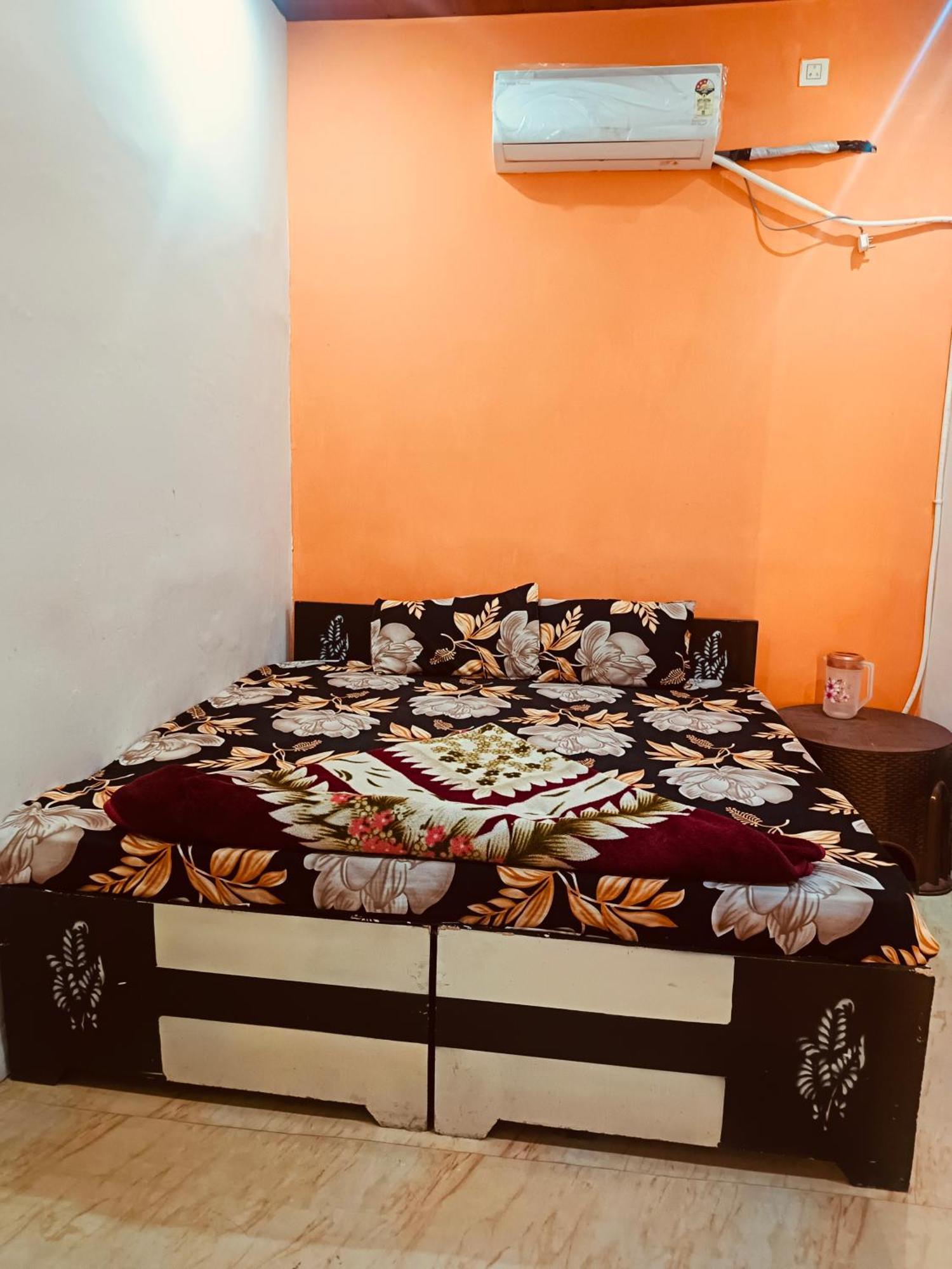 Jay Shree Radhey Home Stay Mathura Bagian luar foto