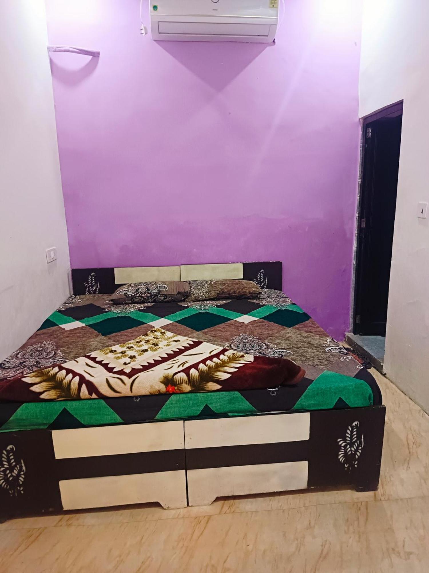 Jay Shree Radhey Home Stay Mathura Bagian luar foto