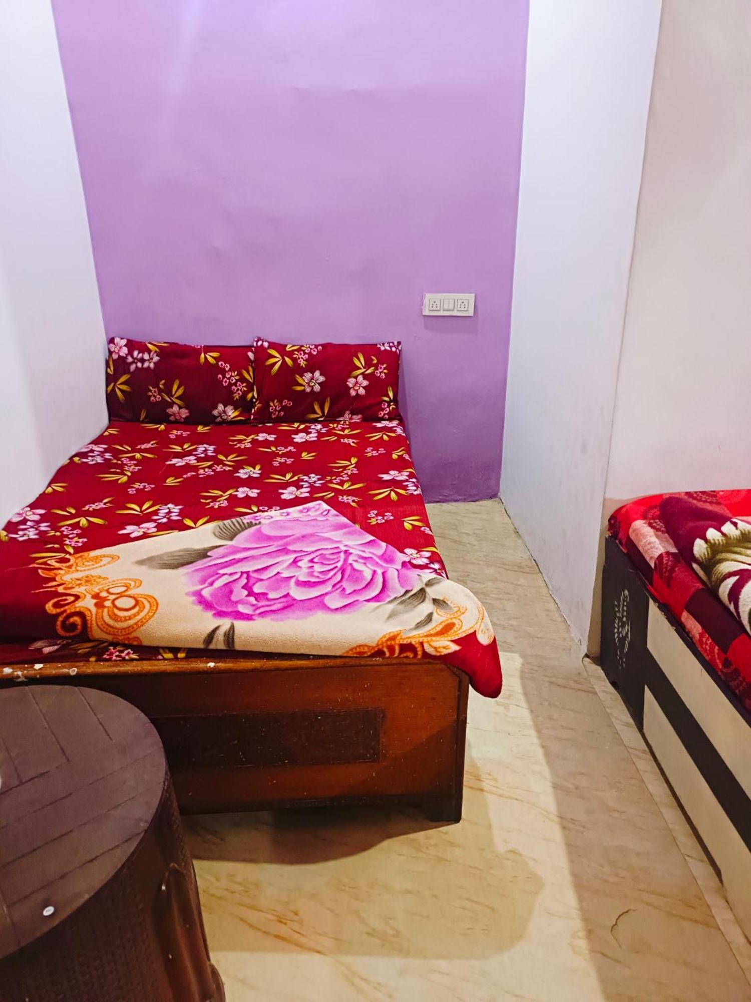 Jay Shree Radhey Home Stay Mathura Bagian luar foto